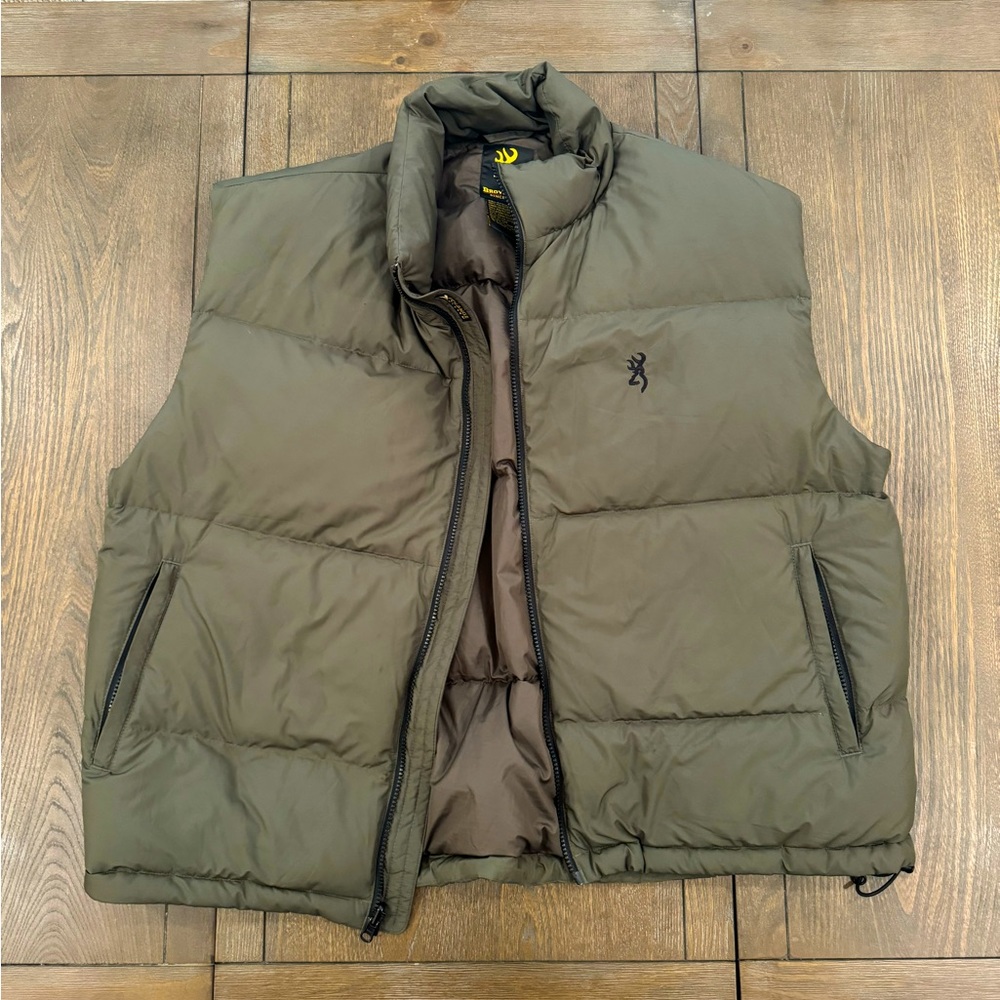 Men’s Browning green puffer vest, XXL,